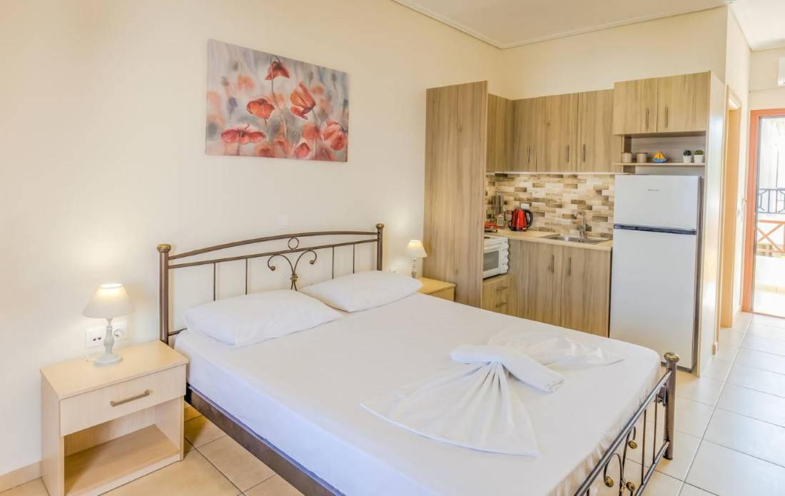 ארכאנגלוס Aloustina Apartments מראה חיצוני תמונה